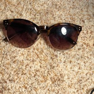 Brown sunglasses